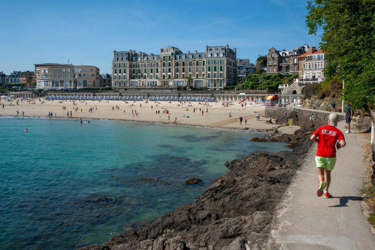Maison Pour 8 - Confort Et Proximite Des Plages 迪纳尔 度假居